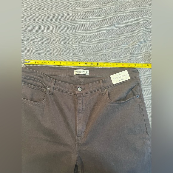 NWT Abercrombie & Fitch High Rise The 90’s Relaxed Jean Size 33/16L - Picture 6 of 13